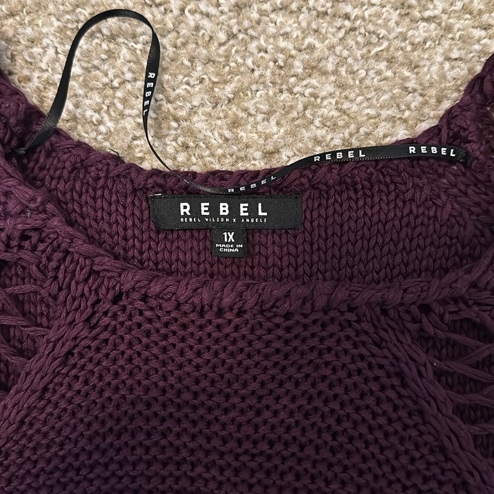 Plus size burgundy sweater - Picture 2 of 2